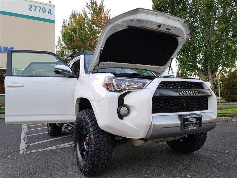 2018 Toyota 4Runner TRD OFF-ROAD PREMIUM 4X4 / CRAWL CONTROL / LIFTED  / NEW TRD WHEELS / NEW TIRES / 1-OWNER - Photo 28 - Portland, OR 97217