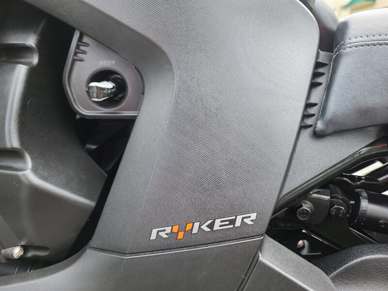 2019 CAN-AM RYKER 900 ACE  / COMFORT SEATS / STORAGE BOX / LED's / PRISTINE !! - Photo 21 - Portland, OR 97217