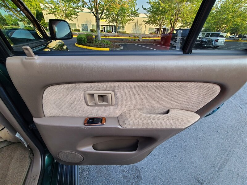 1999 Toyota 4Runner 4X4 V6 3.4L / DIFF LOCK / NEW TIMING BELT / LIFTED / NEW TIRES / UPGRADED WHEELS / 2-OWNERS / NO RUST / FRESH SERVICE - Photo 48 - Portland, OR 97217