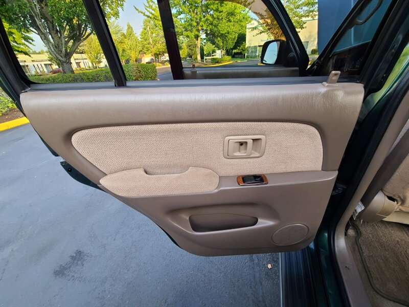 1999 Toyota 4Runner 4X4 V6 3.4L / DIFF LOCK / NEW TIMING BELT / LIFTED / NEW TIRES / UPGRADED WHEELS / 2-OWNERS / NO RUST / FRESH SERVICE - Photo 47 - Portland, OR 97217