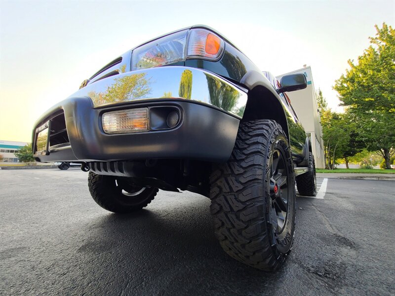 1999 Toyota 4Runner 4X4 V6 3.4L / DIFF LOCK / NEW TIMING BELT / LIFTED / NEW TIRES / UPGRADED WHEELS / 2-OWNERS / NO RUST / FRESH SERVICE - Photo 9 - Portland, OR 97217