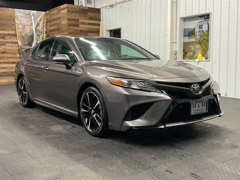 2018 Toyota Camry XSE Premium / 4Cyl / PANO MOONROOF / Leather  Navigation & Backup Camera / Leather & Heated Seats / Panoramic moonroof / Local Car / CLEAN CLEAN !! - Photo 2 - Gladstone, OR 97027