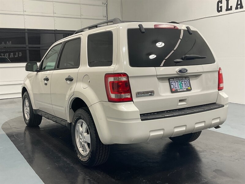 2012 Ford Escape XLT 4X4 / 2.5L 4Cyl / Leather Heated / 61,000 MILE  / Sunroof / LOCAL - Photo 8 - Gladstone, OR 97027