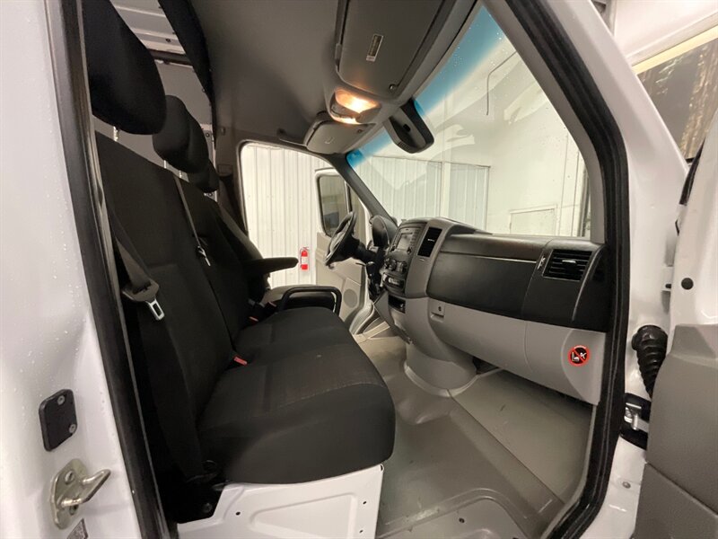 2018 Mercedes-Benz Sprinter 2500 Cargo Van 3.0L V6 DIESEL / HIGHROOF EXTENDED  / 1-OWNER /Backup Camera / HIGH ROOF / 170 " WB EXTENDED LENGTH / 97,000 MILES - Photo 19 - Gladstone, OR 97027