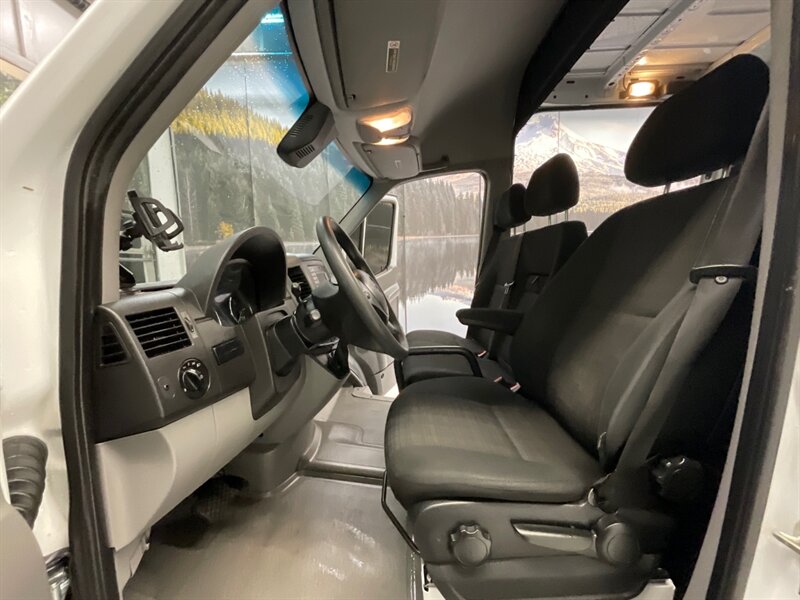 2018 Mercedes-Benz Sprinter 2500 Cargo Van 3.0L V6 DIESEL / HIGHROOF EXTENDED  / 1-OWNER /Backup Camera / HIGH ROOF / 170 " WB EXTENDED LENGTH / 97,000 MILES - Photo 18 - Gladstone, OR 97027
