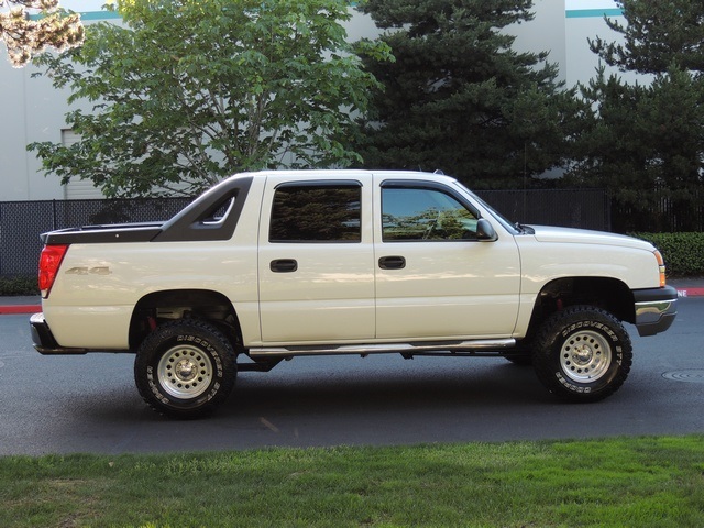 2004 Chevrolet Avalanche 1500/4X4/ Crew Cab / LIFTED / NEW TIRES   - Photo 4 - Portland, OR 97217