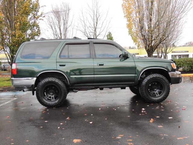 1999 Toyota 4Runner SR5 4dr / 4X4 / Sunroof / LIFTED LIFTED   - Photo 4 - Portland, OR 97217