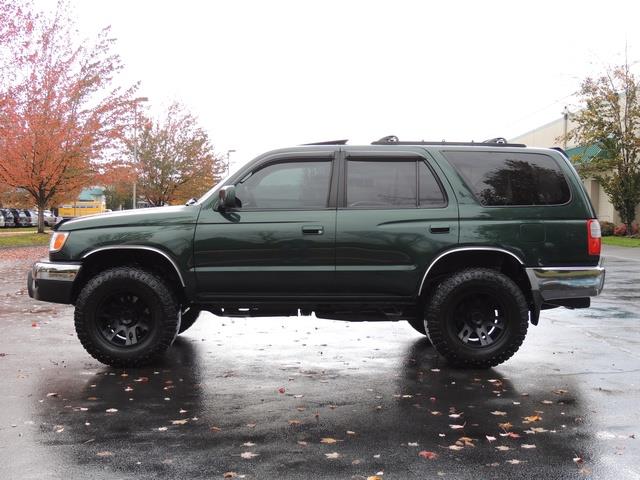 1999 Toyota 4Runner SR5 4dr / 4X4 / Sunroof / LIFTED LIFTED   - Photo 3 - Portland, OR 97217