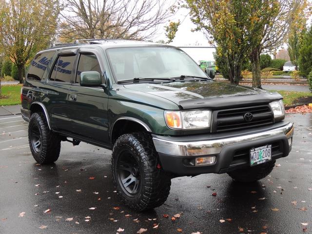 1999 Toyota 4Runner SR5 4dr / 4X4 / Sunroof / LIFTED LIFTED   - Photo 2 - Portland, OR 97217