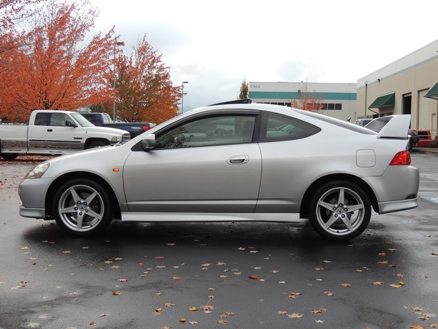 2006 Acura RSX Type-S / Coupe / Leather / Sunroof / 6-SPEED   - Photo 3 - Portland, OR 97217