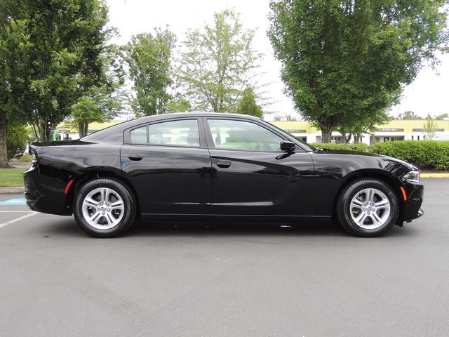 2015 Dodge Charger SE / 6Cyl / 1-OWNER / Only 3000 MILES   - Photo 4 - Portland, OR 97217