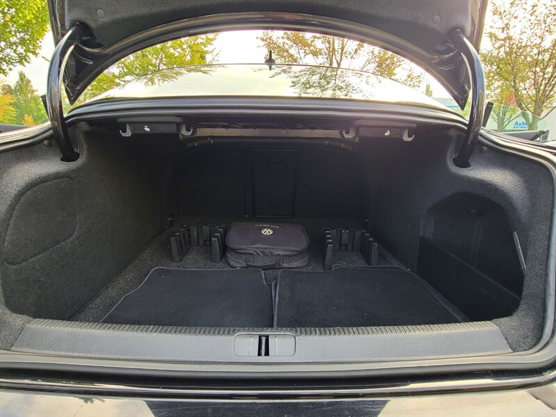 2015 Volkswagen CC 2.0T R-LINE / TURBO / LEATHER / NAVi / 54k MILES / 2-TONE HEATED SEATS / FRESH TRADE / VERY LOW MILES - Photo 33 - Portland, OR 97217