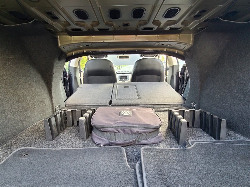 2015 Volkswagen CC 2.0T R-LINE / TURBO / LEATHER / NAVi / 54k MILES / 2-TONE HEATED SEATS / FRESH TRADE / VERY LOW MILES - Photo 31 - Portland, OR 97217