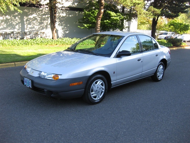 2000 Saturn SL Sedan 4-Door 5-Speed   - Photo 1 - Portland, OR 97217