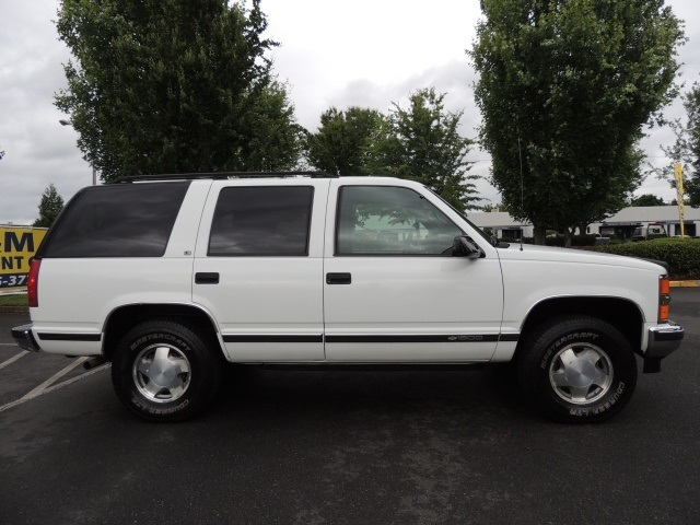 1995 Chevrolet Tahoe SUV / 4WD / Clean Title   - Photo 4 - Portland, OR 97217
