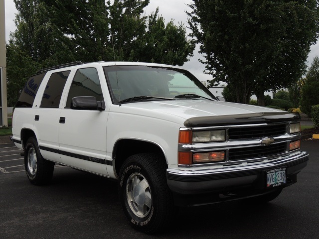 1995 Chevrolet Tahoe SUV / 4WD / Clean Title   - Photo 2 - Portland, OR 97217