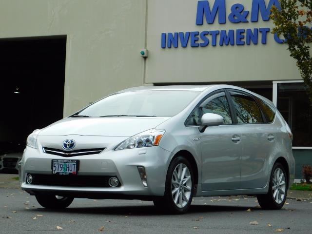 2012 Toyota Prius V Five / Wagon / Leather/ Heated seats / Navigation   - Photo 1 - Portland, OR 97217