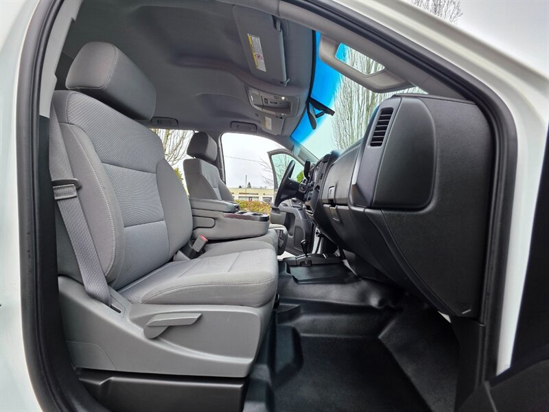 2015 Chevrolet Silverado 3500 FLAT BED DUALLY 4X4 6.6L DURAMAX DIESEL 39K MILES / LONG BED / 1-TON / ALLISON / LOW MILES - Photo 12 - Portland, OR 97217