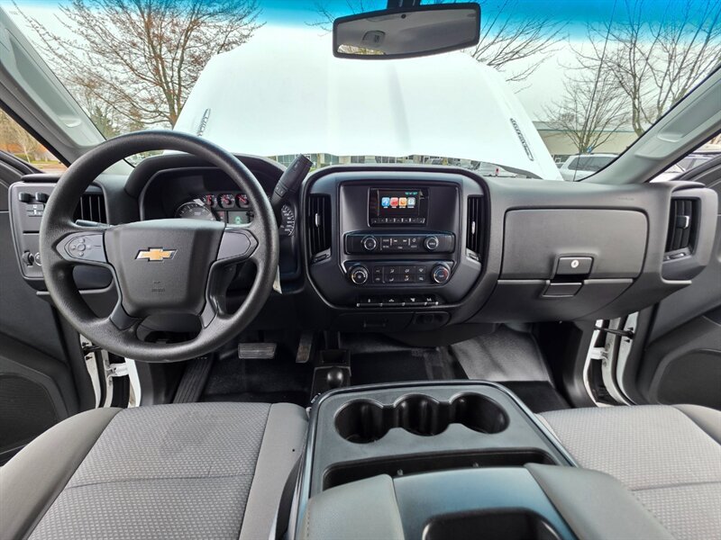 2015 Chevrolet Silverado 3500 FLAT BED DUALLY 4X4 6.6L DURAMAX DIESEL 39K MILES / LONG BED / 1-TON / ALLISON / LOW MILES - Photo 15 - Portland, OR 97217