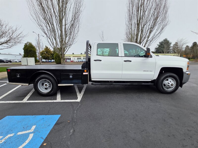 2015 Chevrolet Silverado 3500 FLAT BED DUALLY 4X4 6.6L DURAMAX DIESEL 39K MILES / LONG BED / 1-TON / ALLISON / LOW MILES - Photo 4 - Portland, OR 97217
