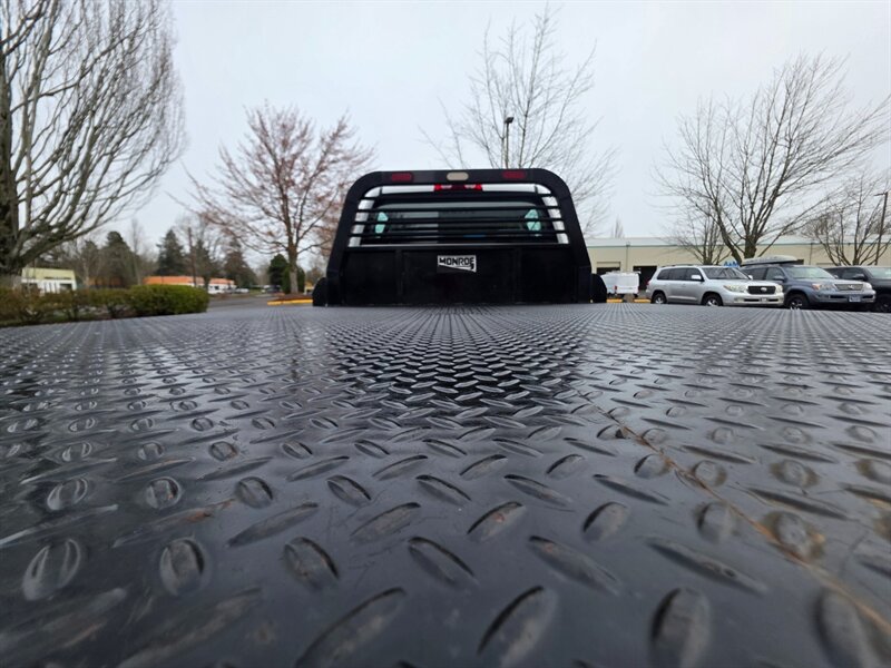 2015 Chevrolet Silverado 3500 FLAT BED DUALLY 4X4 6.6L DURAMAX DIESEL 39K MILES / LONG BED / 1-TON / ALLISON / LOW MILES - Photo 28 - Portland, OR 97217