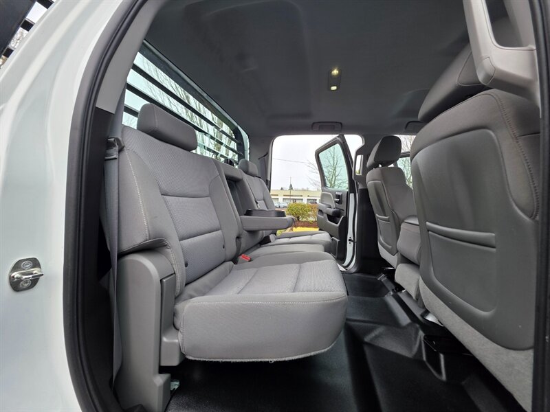 2015 Chevrolet Silverado 3500 FLAT BED DUALLY 4X4 6.6L DURAMAX DIESEL 39K MILES / LONG BED / 1-TON / ALLISON / LOW MILES - Photo 14 - Portland, OR 97217