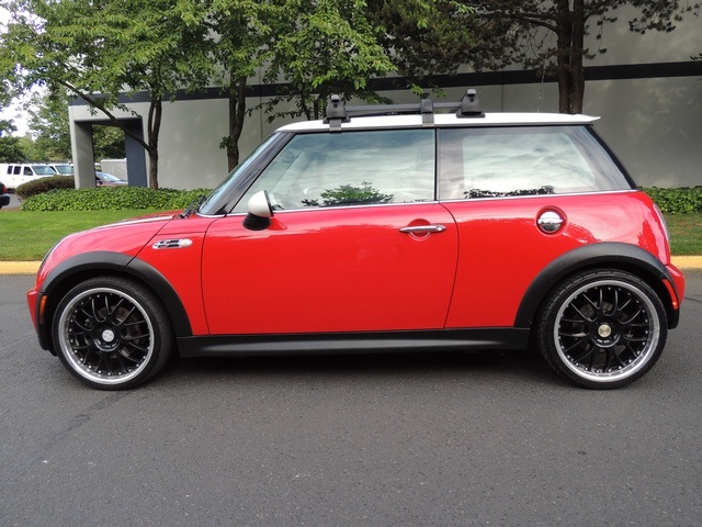 2004 MINI Cooper S 6-Speed Manual / Supercharged / Panoramic Roof   - Photo 3 - Portland, OR 97217