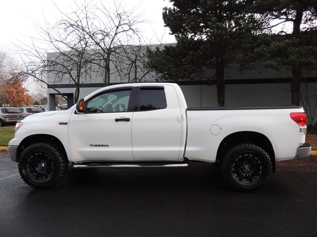 2010 Toyota Tundra Double Cab / 4X4 / V8 / 5.7 L / 1-OWNER / LIFTED   - Photo 3 - Portland, OR 97217