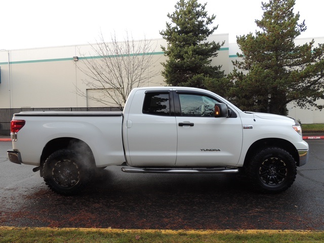 2010 Toyota Tundra Double Cab / 4X4 / V8 / 5.7 L / 1-OWNER / LIFTED   - Photo 4 - Portland, OR 97217