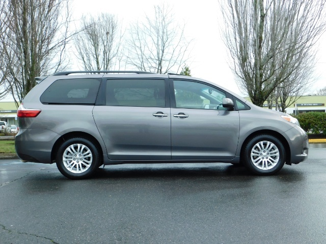 2016 Toyota Sienna XLE 8-Passenger / All Power Options / 1-OWNER   - Photo 4 - Portland, OR 97217