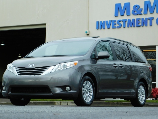 2016 Toyota Sienna XLE 8-Passenger / All Power Options / 1-OWNER   - Photo 1 - Portland, OR 97217