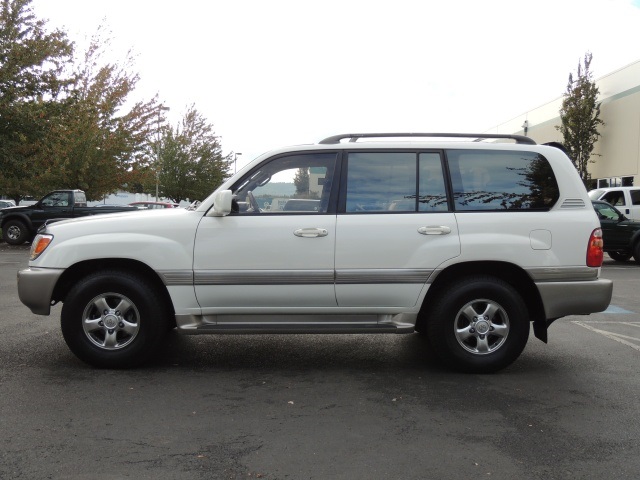 2001 Toyota Land Cruiser SUV / 4X4 / 3RD Seats / NAVIGATION / 1-OWNER   - Photo 3 - Portland, OR 97217