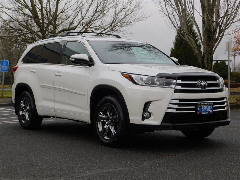 2017 Toyota Highlander Limited Platinum AWD/ Pano Sunroof / 1-OWNER   - Photo 2 - Portland, OR 97217