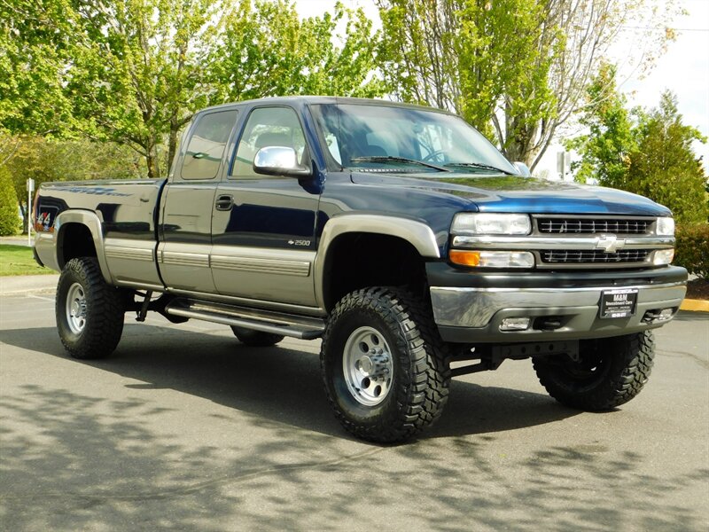 2000 Chevrolet Silverado 2500 LT 4Dr Extended Cab / 3/4 Ton / Leather / LIFTED   - Photo 2 - Portland, OR 97217