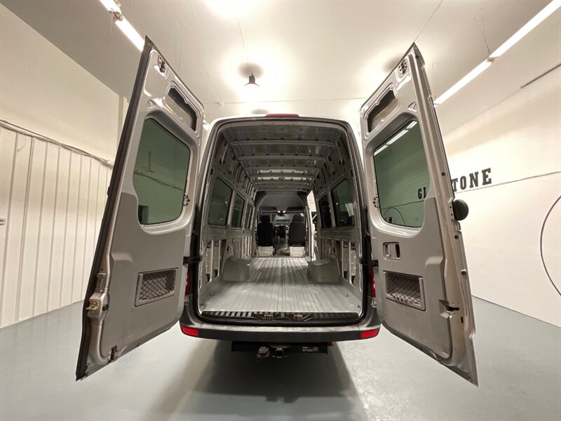 2015 Mercedes-Benz Sprinter 3500 CARGO VAN / 3.0L DIESEL / HIGH ROOF EXTENDED  / EXTRA LONG / NEW TIRES - Photo 10 - Gladstone, OR 97027