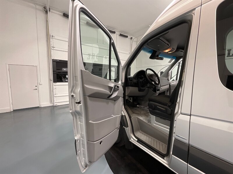 2015 Mercedes-Benz Sprinter 3500 CARGO VAN / 3.0L DIESEL / HIGH ROOF EXTENDED  / EXTRA LONG / NEW TIRES - Photo 48 - Gladstone, OR 97027