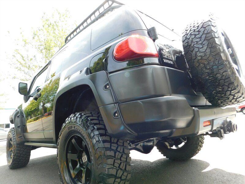 2007 Toyota FJ Cruiser SR5 4Dr / 4x4 / Rear Diff Locks / 33 " MUD / LIFTED - Photo 12 - Portland, OR 97217