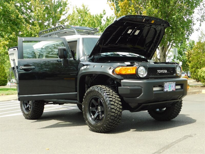 2007 Toyota FJ Cruiser SR5 4Dr / 4x4 / Rear Diff Locks / 33 " MUD / LIFTED - Photo 37 - Portland, OR 97217