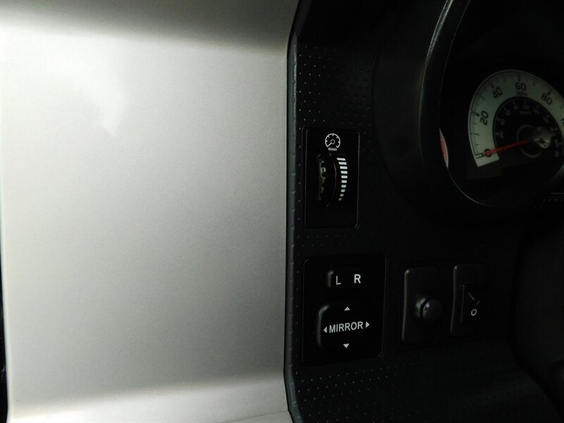 2007 Toyota FJ Cruiser SR5 4Dr / 4x4 / Rear Diff Locks / 33 " MUD / LIFTED - Photo 42 - Portland, OR 97217