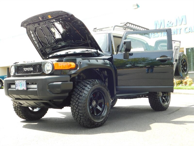 2007 Toyota FJ Cruiser SR5 4Dr / 4x4 / Rear Diff Locks / 33 " MUD / LIFTED - Photo 30 - Portland, OR 97217