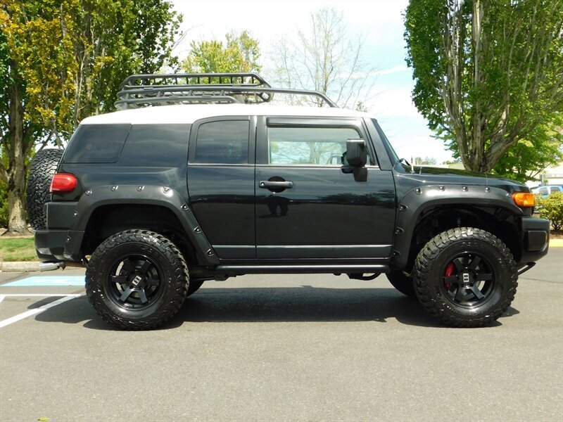 2007 Toyota FJ Cruiser SR5 4Dr / 4x4 / Rear Diff Locks / 33 " MUD / LIFTED - Photo 4 - Portland, OR 97217