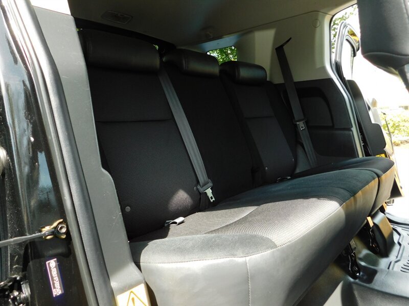 2007 Toyota FJ Cruiser SR5 4Dr / 4x4 / Rear Diff Locks / 33 " MUD / LIFTED - Photo 15 - Portland, OR 97217