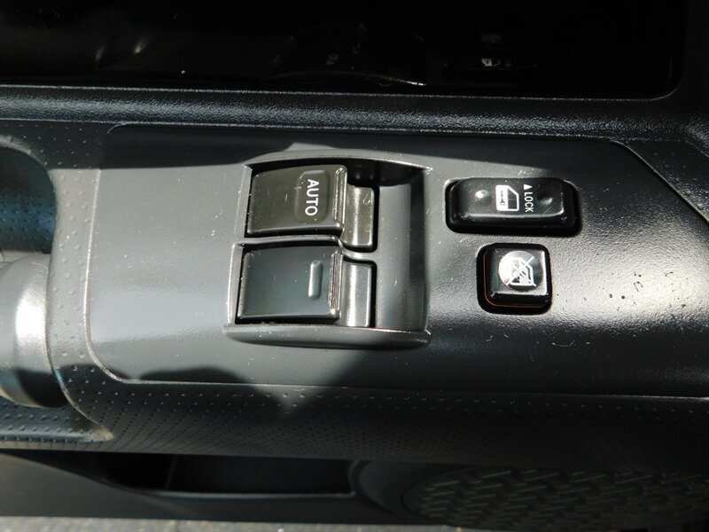 2007 Toyota FJ Cruiser SR5 4Dr / 4x4 / Rear Diff Locks / 33 " MUD / LIFTED - Photo 41 - Portland, OR 97217