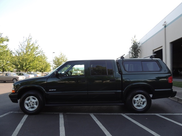 2004 Chevrolet S-10 LS / 4X4 / Crew Cab / 6Cyl / Canopy / EXCEL COND   - Photo 3 - Portland, OR 97217