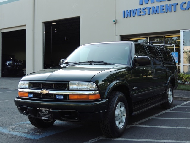 2004 Chevrolet S-10 LS / 4X4 / Crew Cab / 6Cyl / Canopy / EXCEL COND   - Photo 1 - Portland, OR 97217