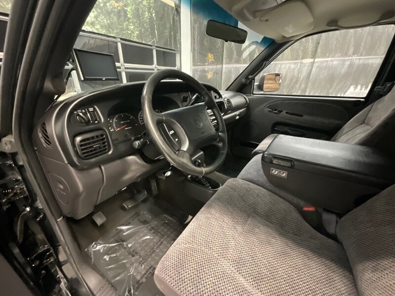 2000 Dodge Ram 2500 SLT Quad Cab 4X4 / 5.9L DIESEL / 80,000 MILES  / Long Bed / LOCAL TRUCK - Photo 17 - Gladstone, OR 97027
