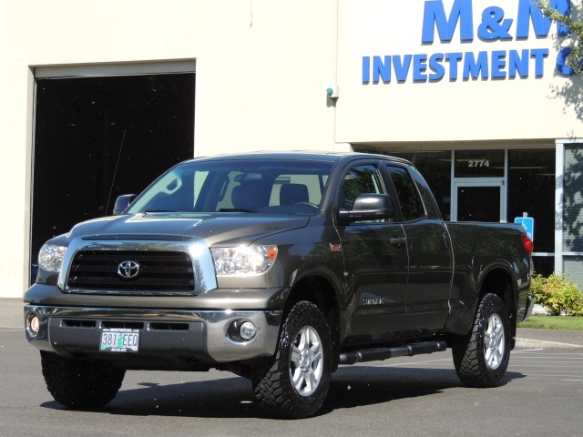 2009 Toyota Tundra DOUBLE CAB / 4X4 / 5.7 L / LEATHER / 1-OWNER   - Photo 1 - Portland, OR 97217