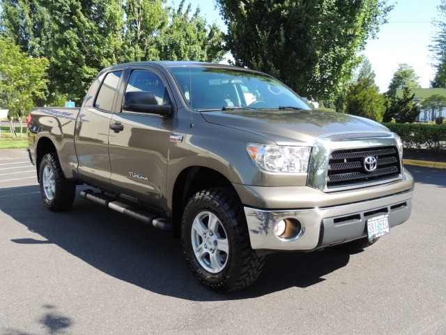 2009 Toyota Tundra DOUBLE CAB / 4X4 / 5.7 L / LEATHER / 1-OWNER   - Photo 2 - Portland, OR 97217