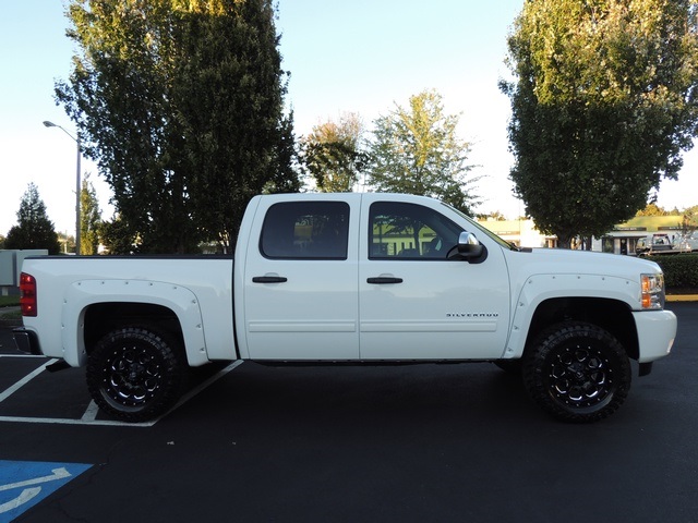2011 Chevrolet Silverado 1500 LT / Crew Cab / 4X4 / Leather / LIFTED LIFTED   - Photo 4 - Portland, OR 97217