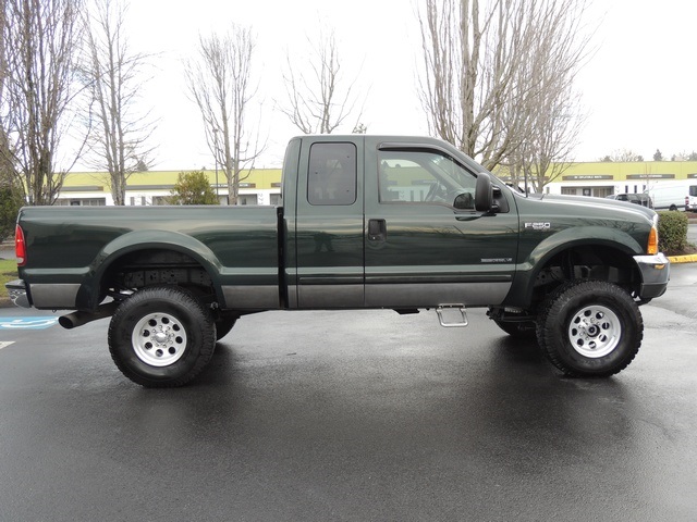 2001 Ford F-250 Super Duty XLT / 4X4 / 7.3L Diesel / LIFTED LIFTED   - Photo 4 - Portland, OR 97217